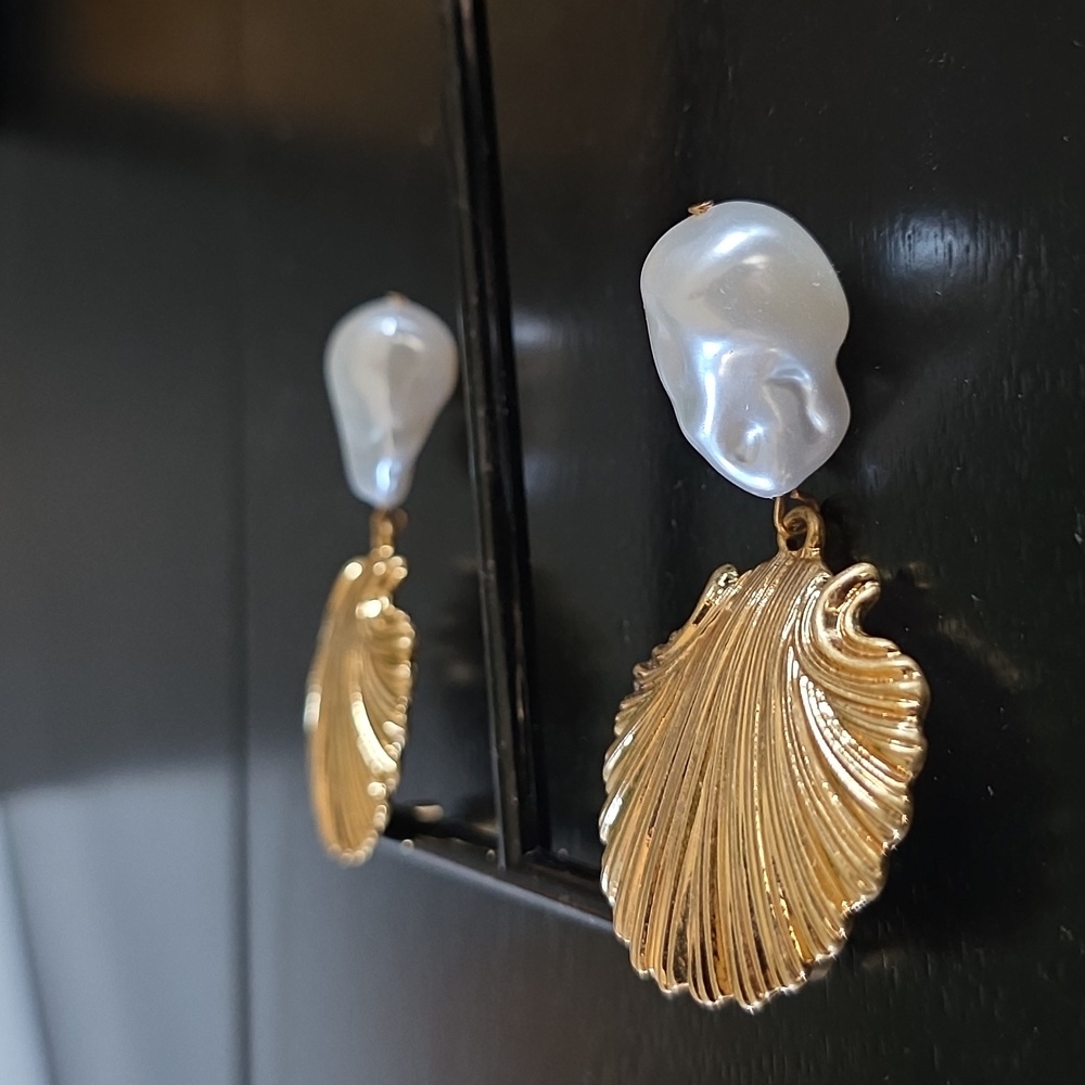 ZARA Pearl and Shell Earrings - Picture 9 of 13